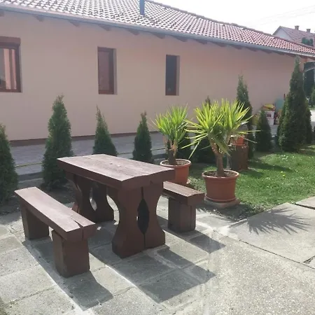 Tolles In Fonyd Mit Terrasse, Grill Und Garten *
