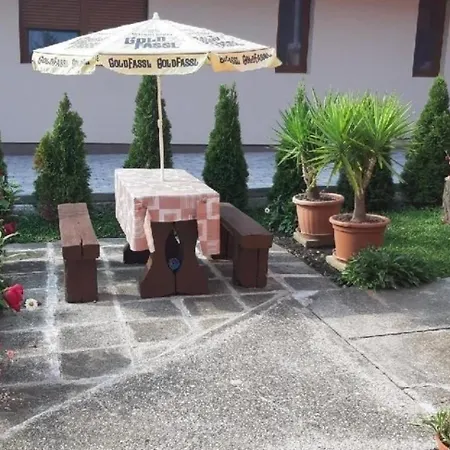 Tolles In Fonyd Mit Terrasse, Grill Und Garten *